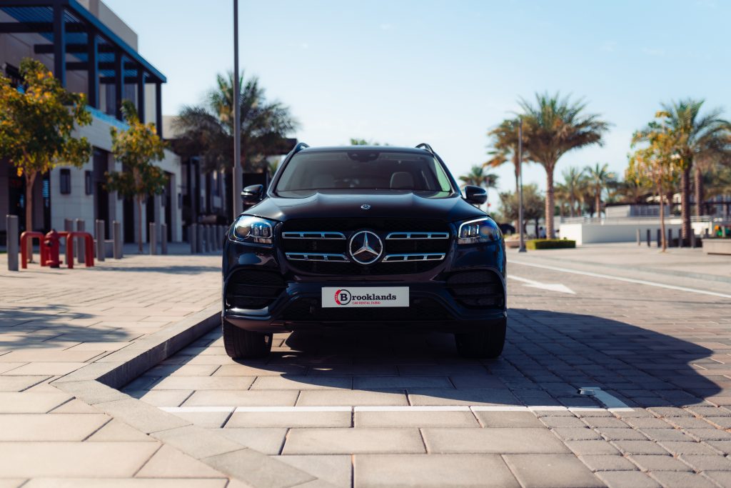 Rent a Mercedes GLB 200 (Noir), 2023 ID-05304, à Dubai 