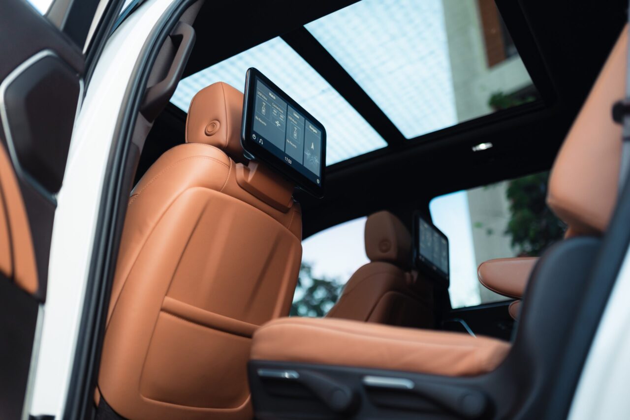 Cadillac Escalade White