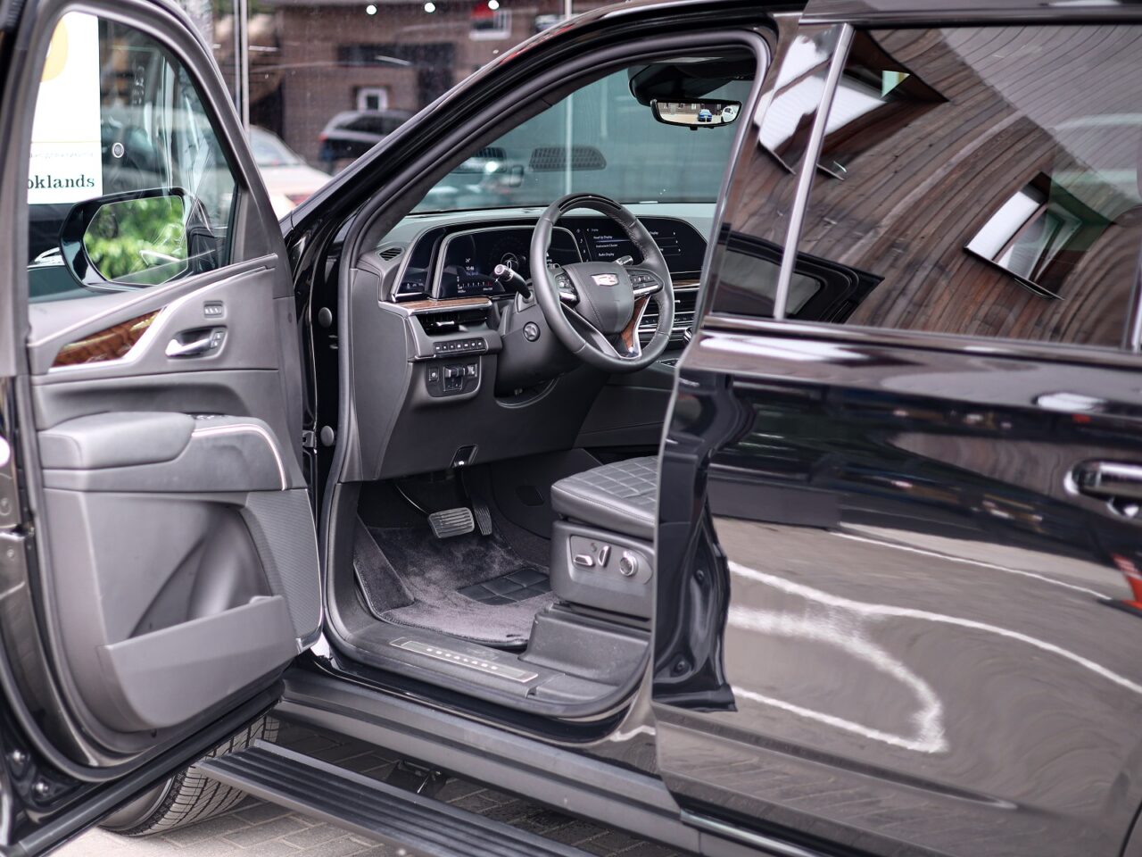 Cadillac Escalade Black M