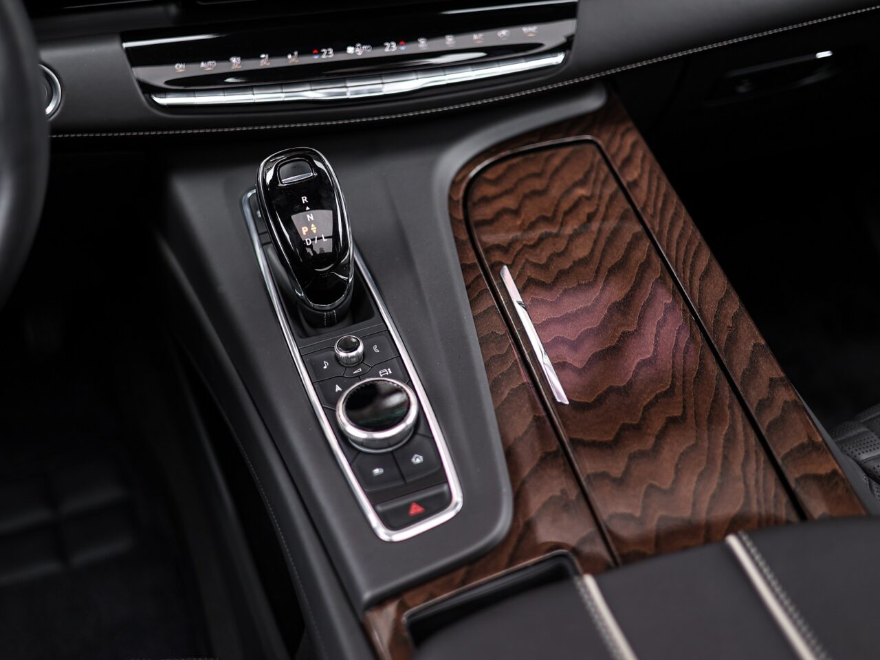 Cadillac Escalade Black M