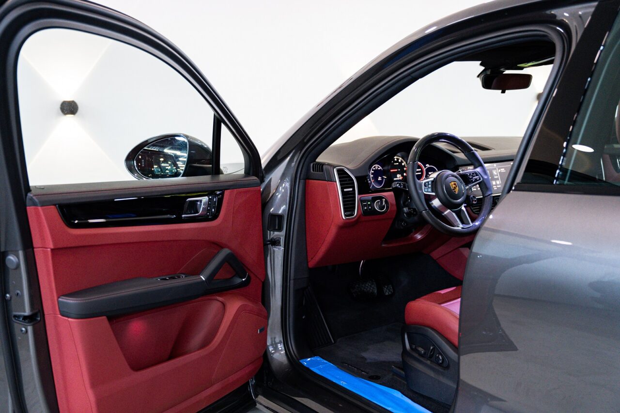 Porsche Cayenne Grey