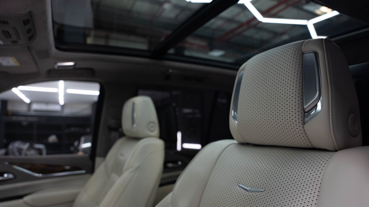 Cadillac Escalade Black M