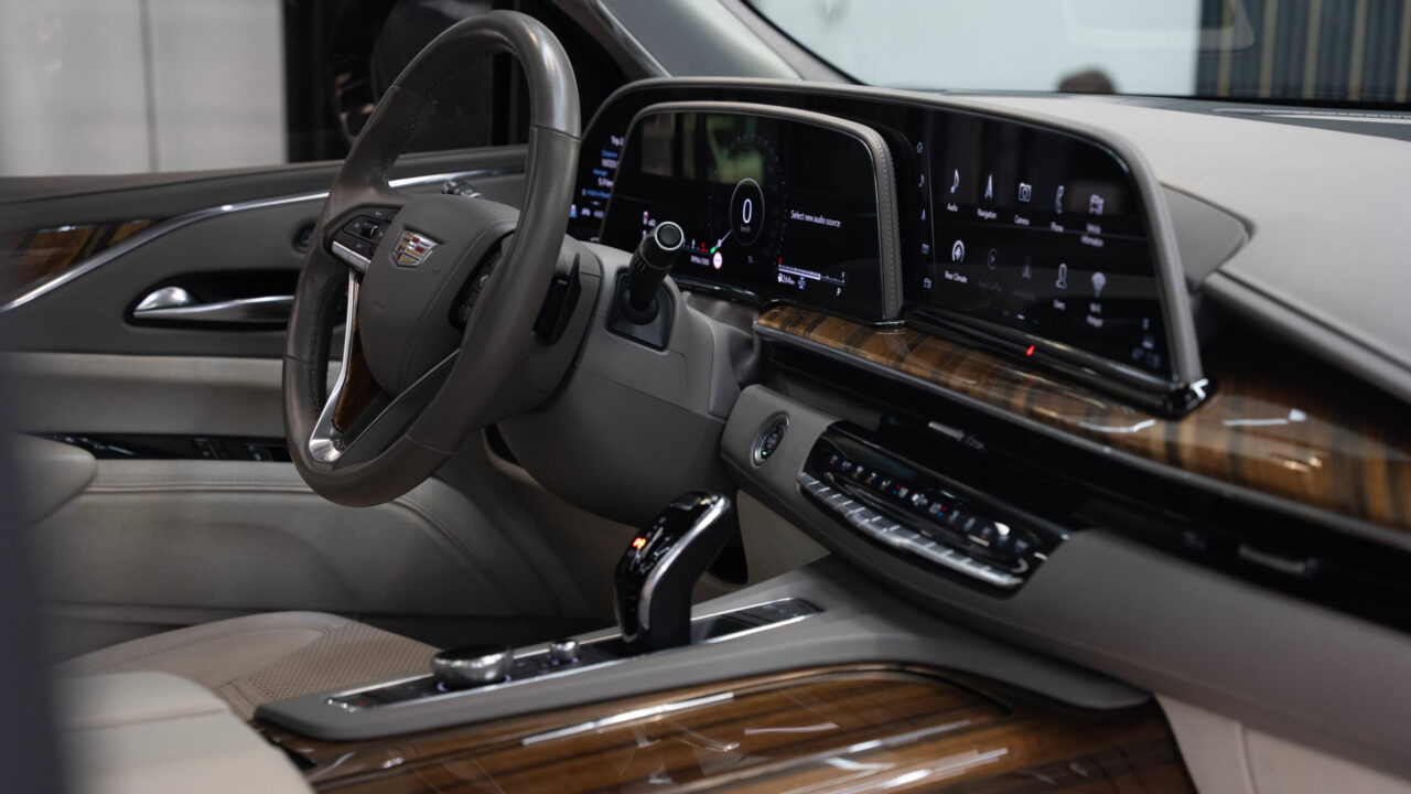 Cadillac Escalade Black M