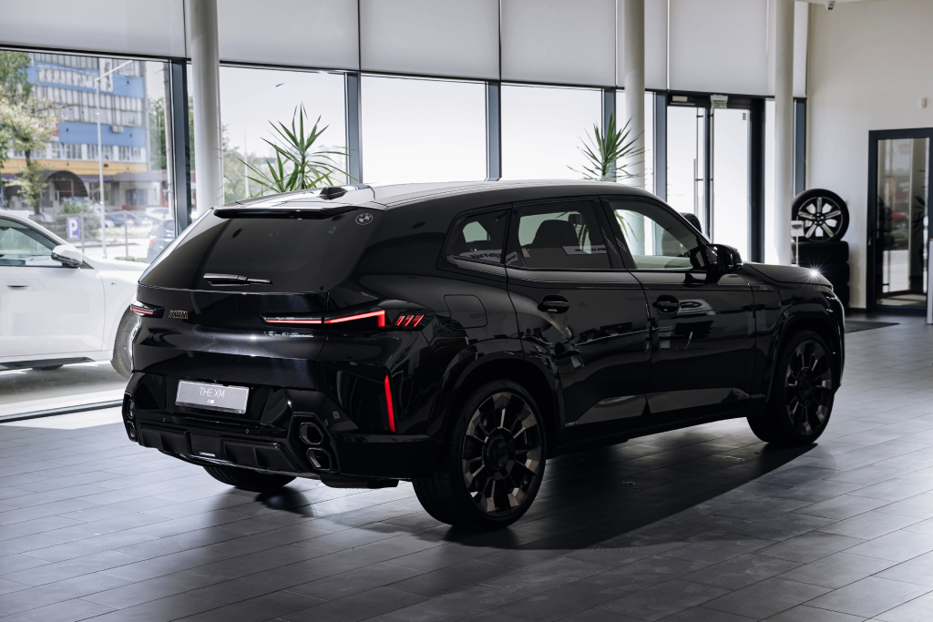 BMW XM Black