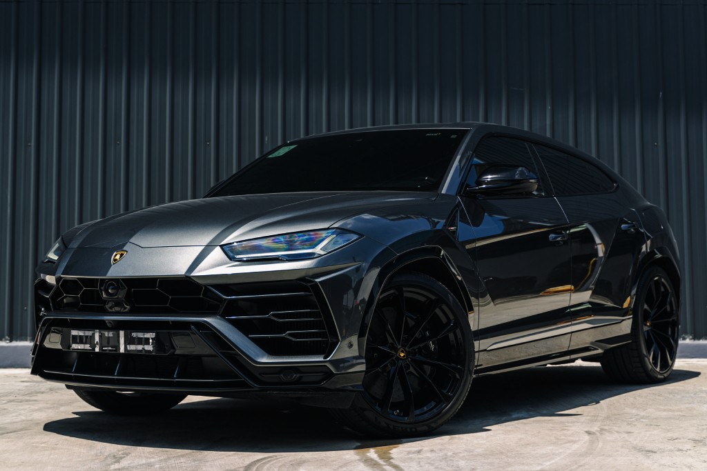 Lamborghini Urus Gray