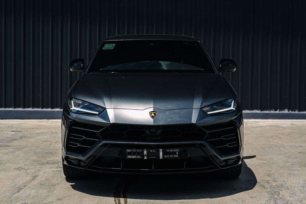 Lamborghini Urus Gray