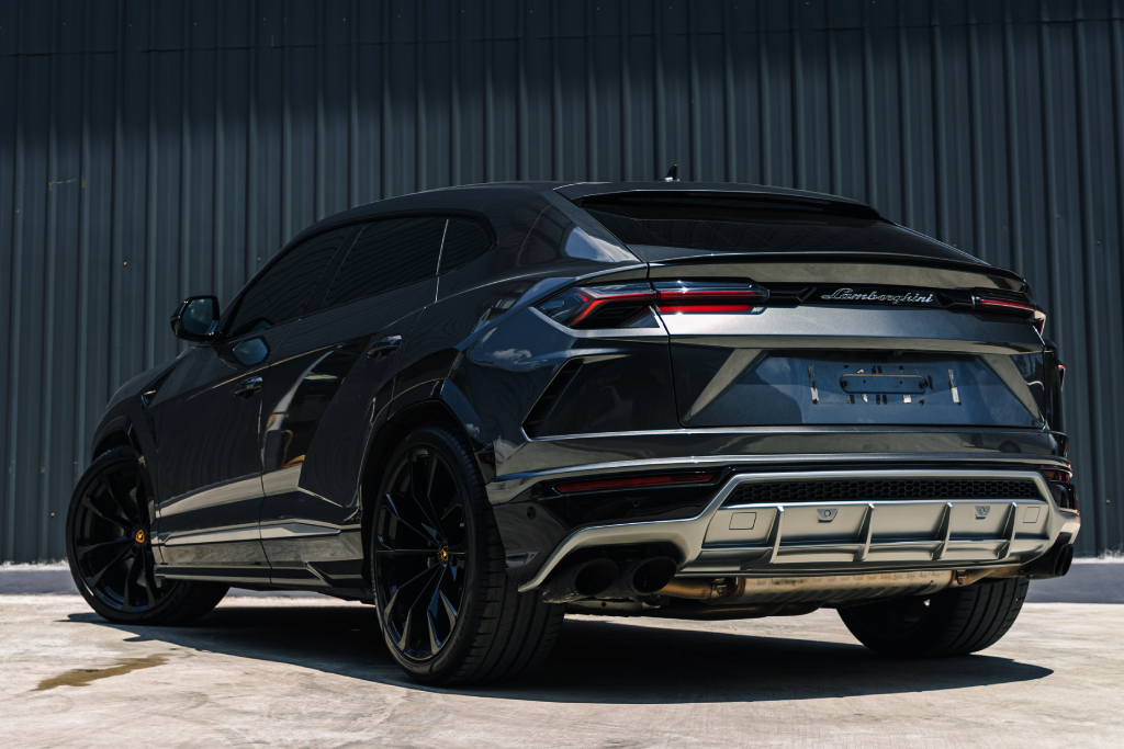 Lamborghini Urus Gray