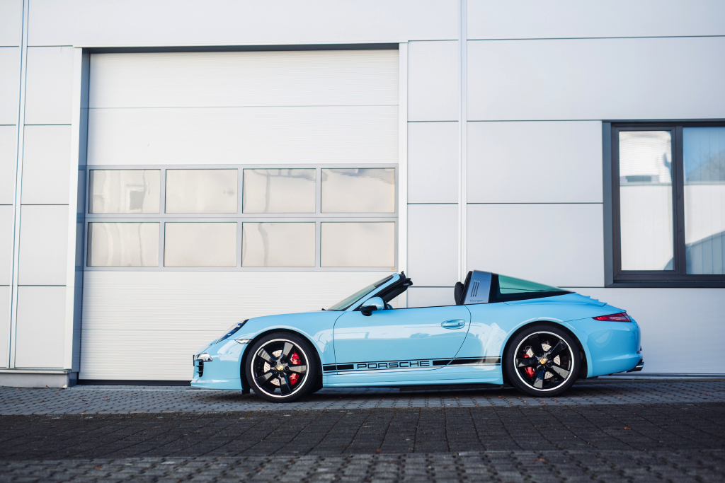 Porsche 911 Targa 4S Blue