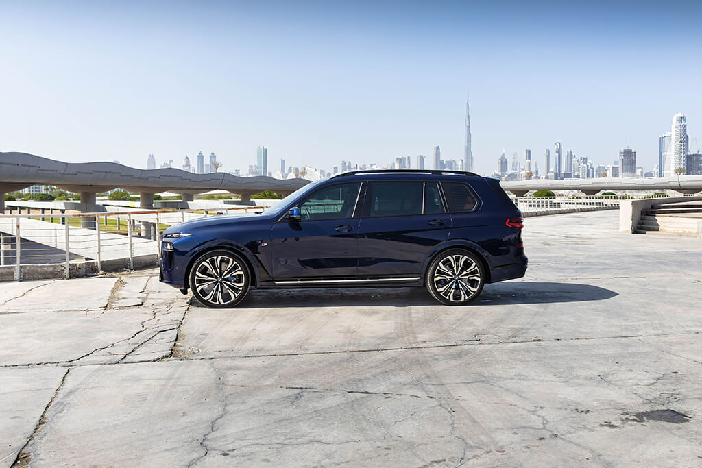 BMW X7 Restyling Dark Blue