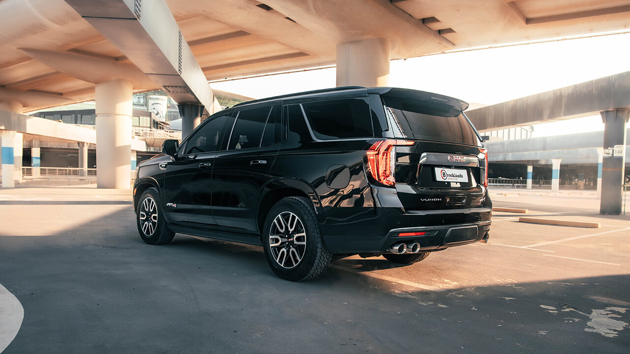 GMC Yukon V8 Black