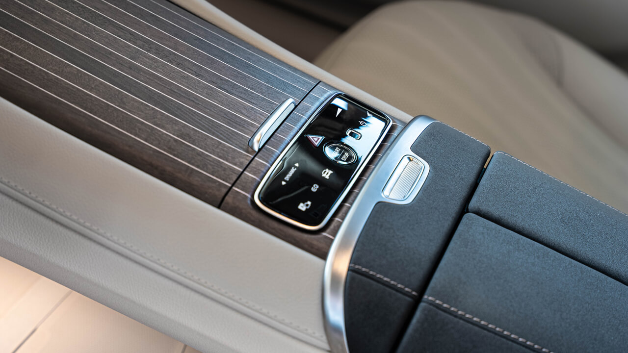 Mercedes EQS 580 Dark Blue