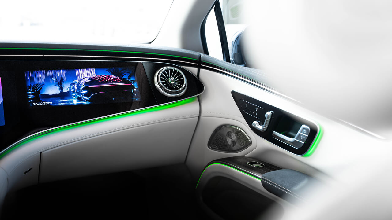 Mercedes EQS 580 Dark Blue