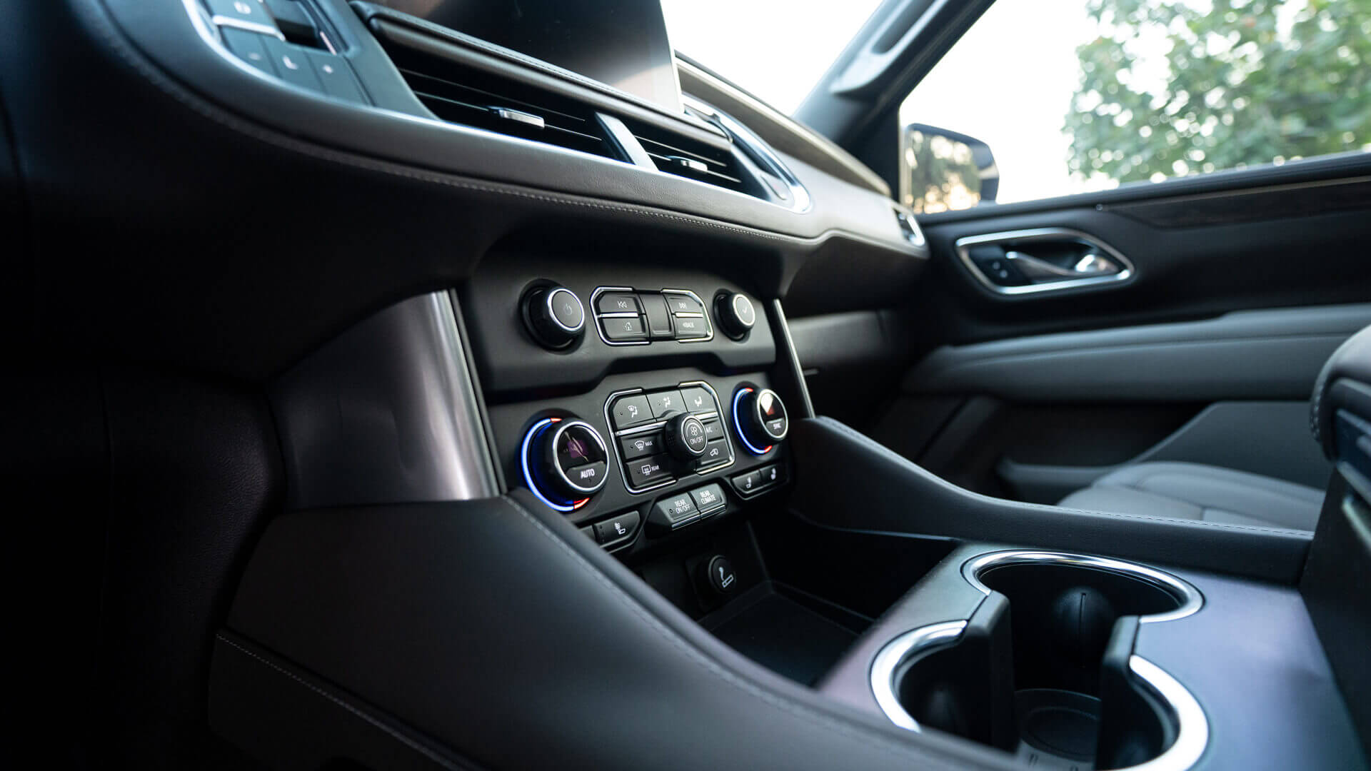 Chevrolet Tahoe White