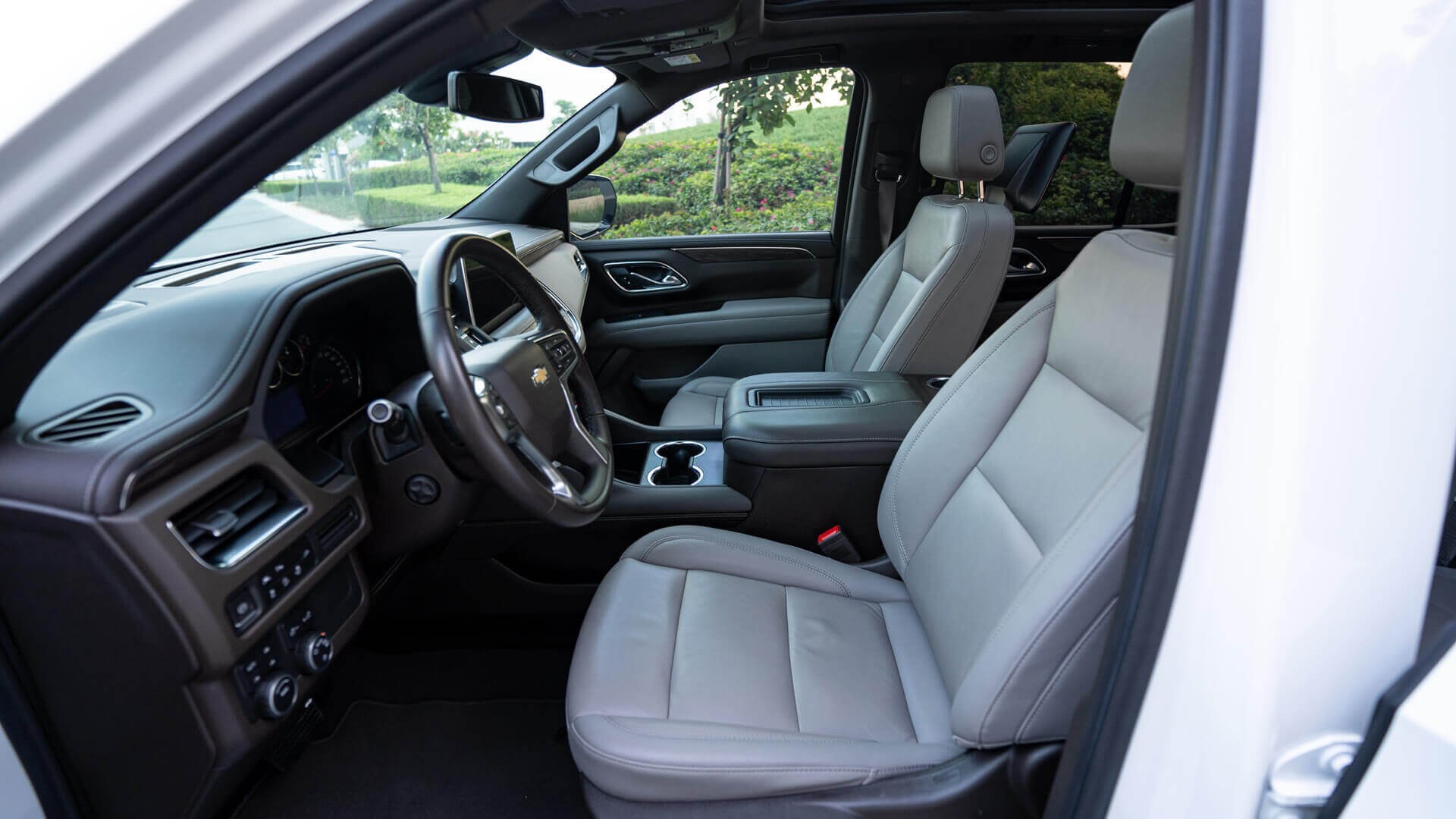 Chevrolet Tahoe White