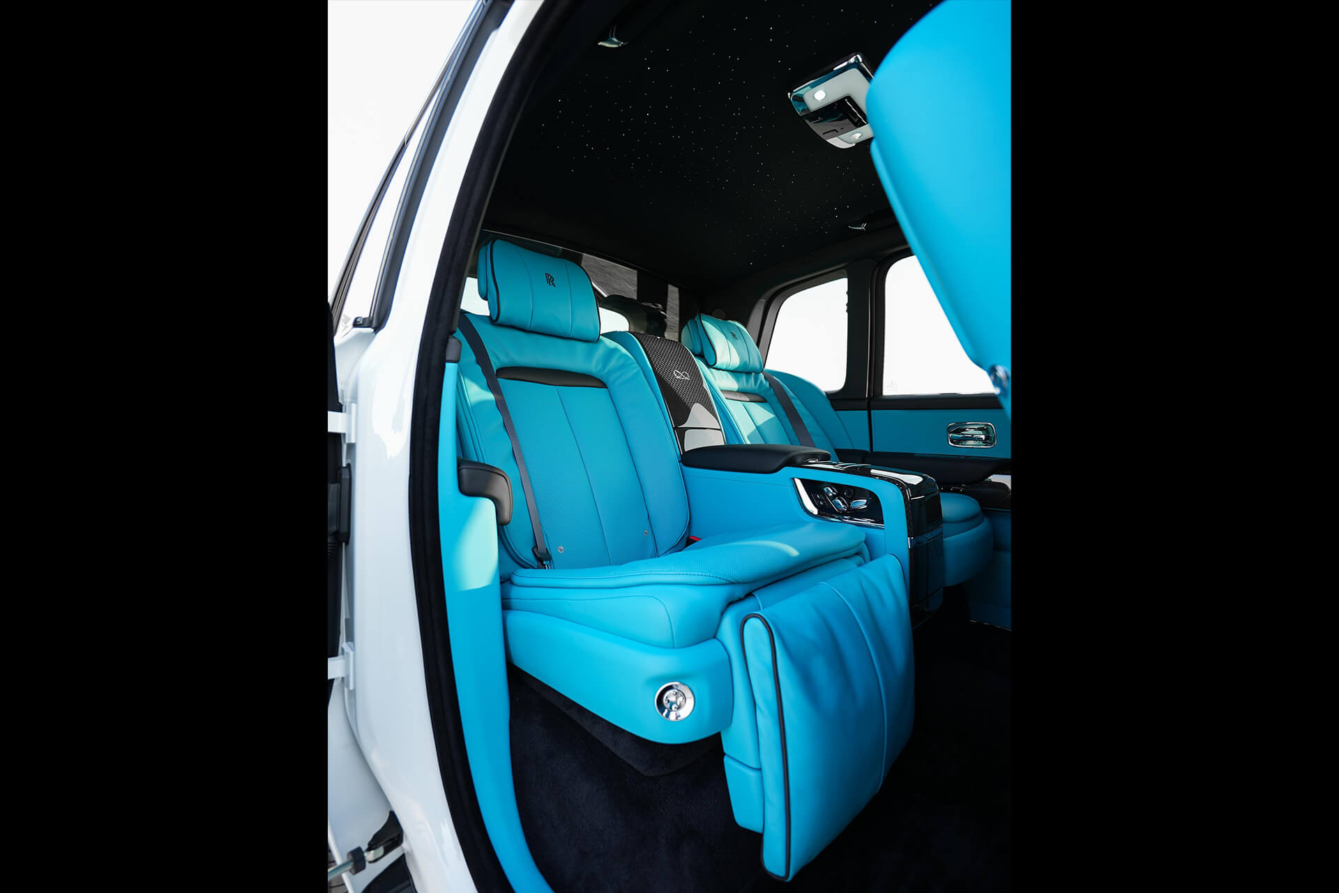 Rolls Royce Cullinan Black Badge White