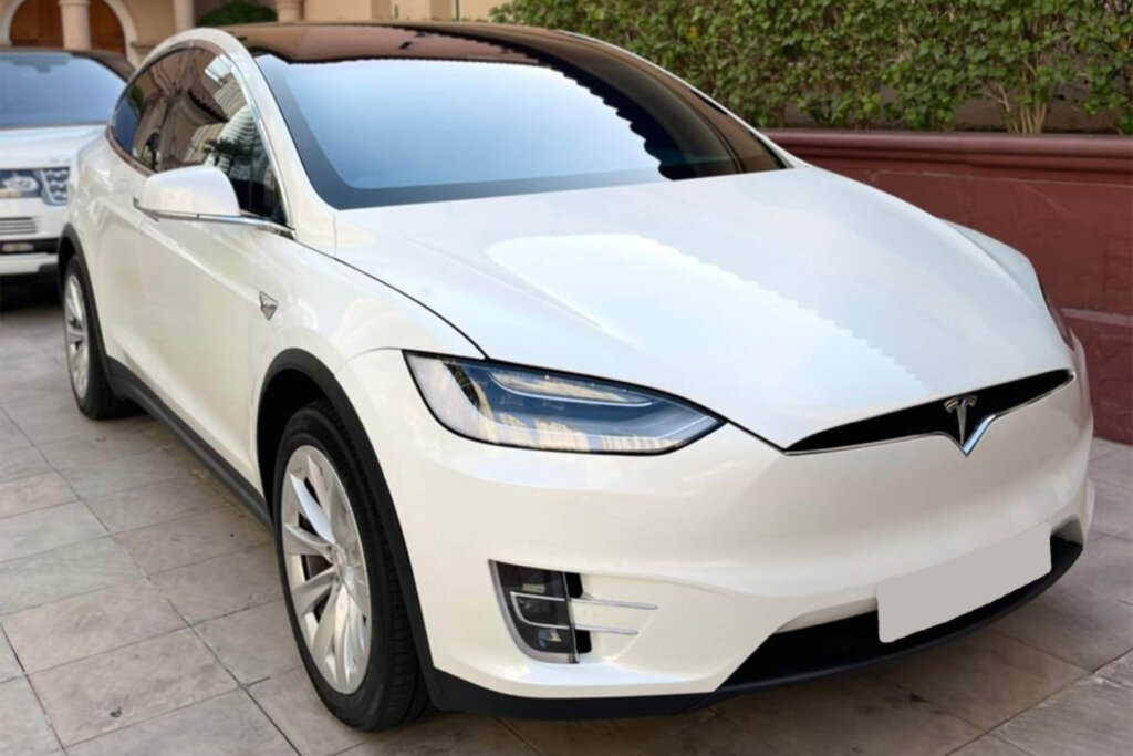 TESLA MODEL X
