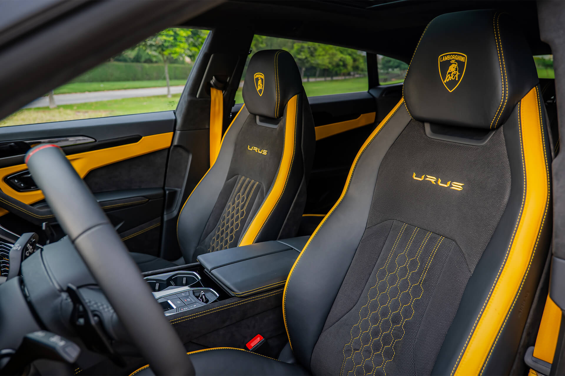 Lamborghini Urus S Giallo Auge