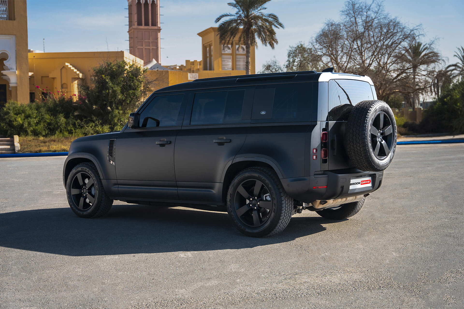 Land Rover Defender Matte Black
