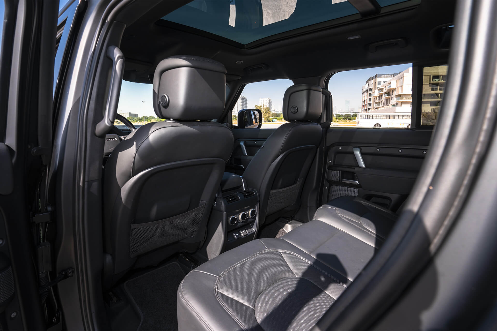 Land Rover Defender Matte Black