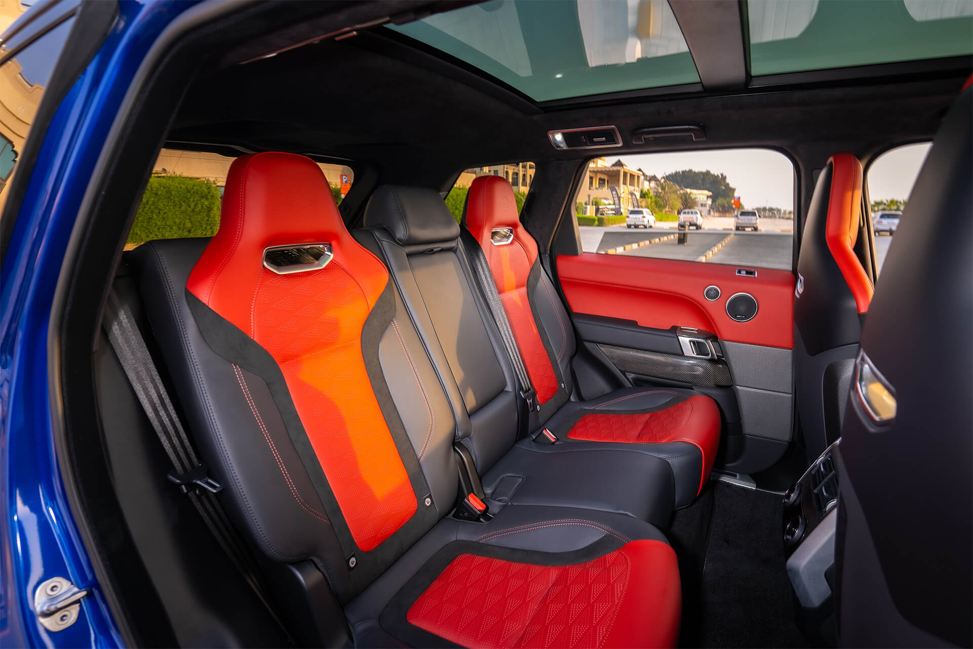 Range Rover SVR Estoril Blue