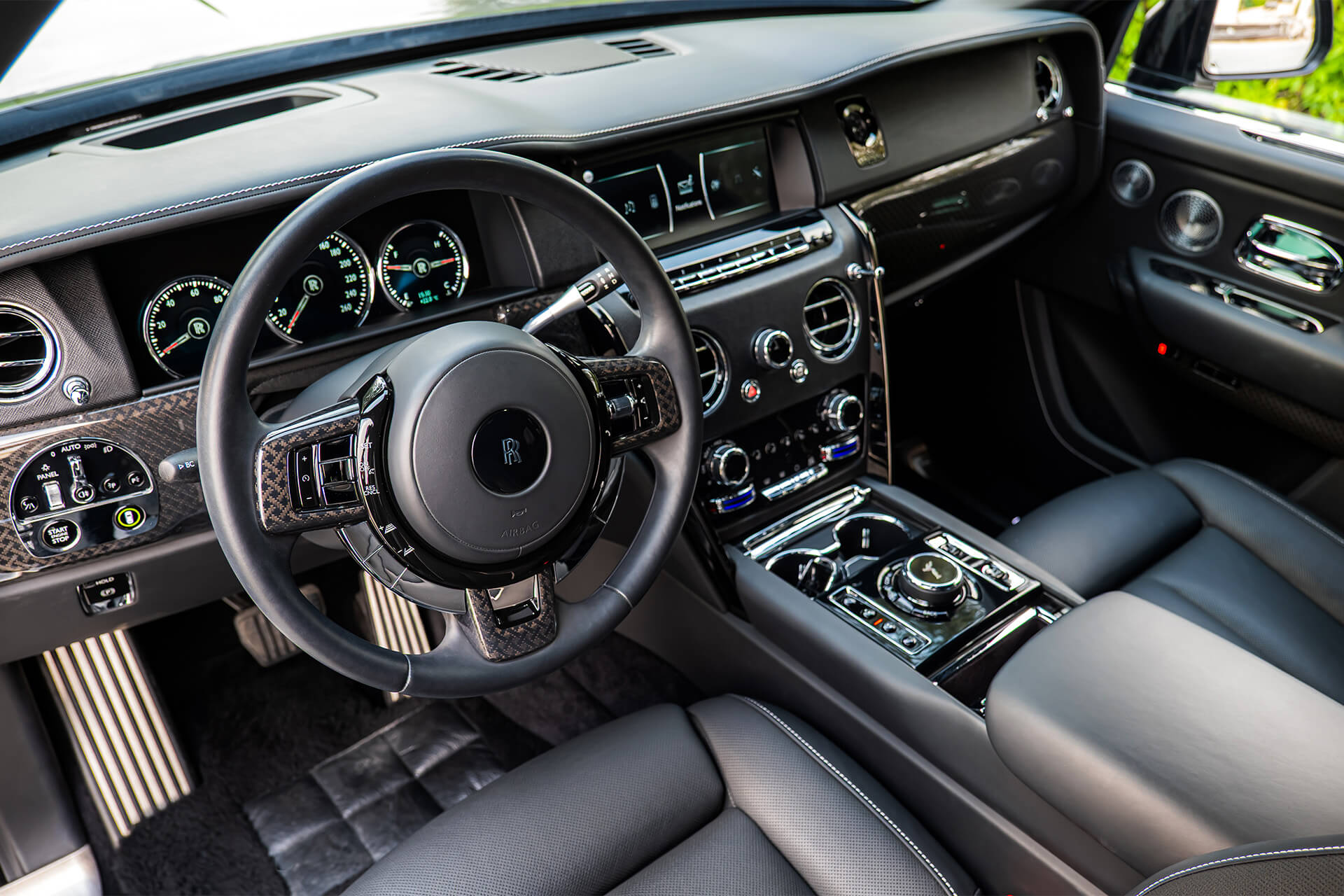 Rolls Royce Cullinan Black Badge Black